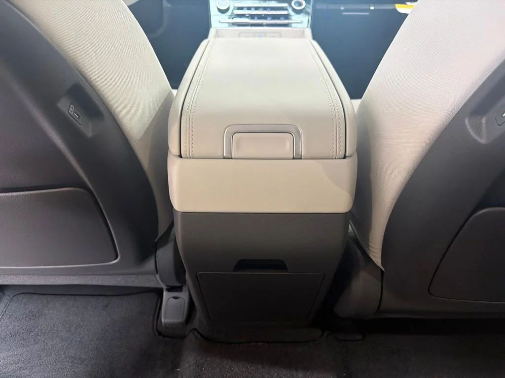 New 2027 Serenity White Hyundai SE image 18