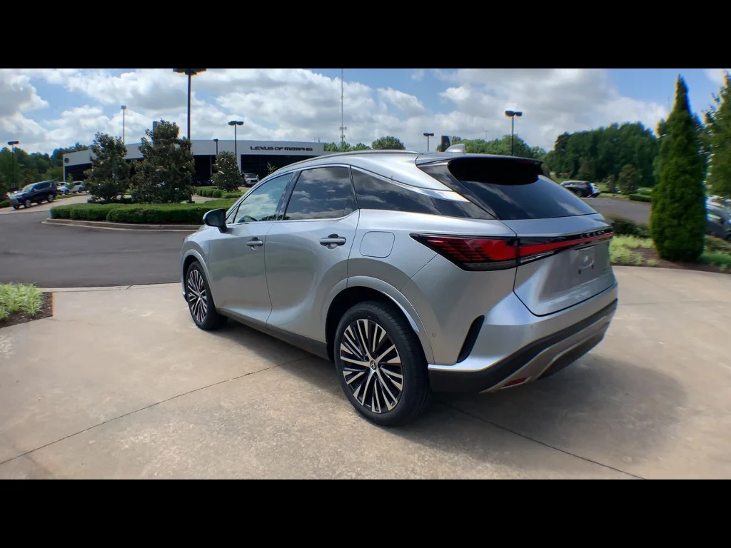 Used 2024 Iridium Lexus Premium+ image 6