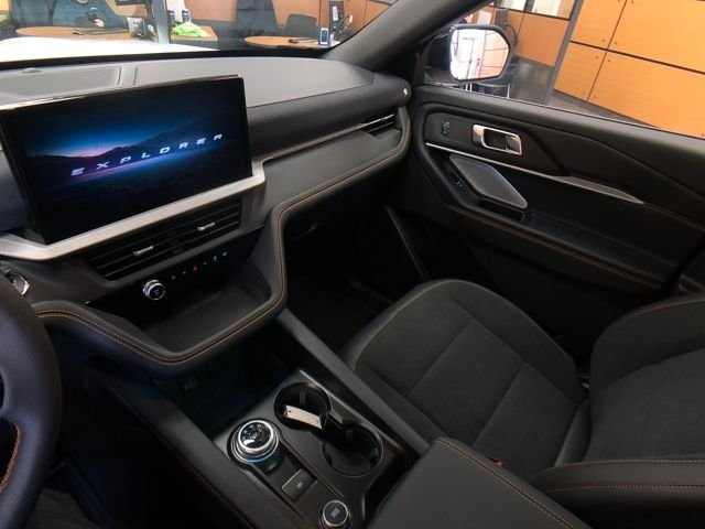 New 2026 Star White Metallic Tri-Coat Ford Tremor® image 18
