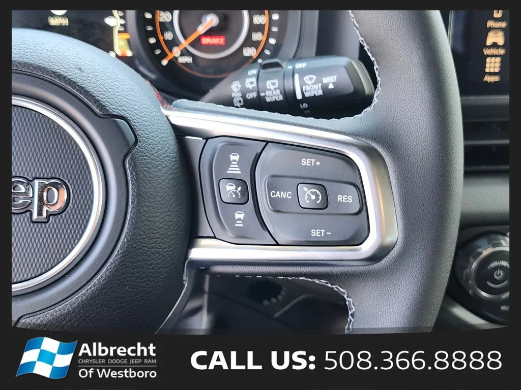 New 2026 Bright White Clear-Coat Exterior Paint Jeep Sahara image 29