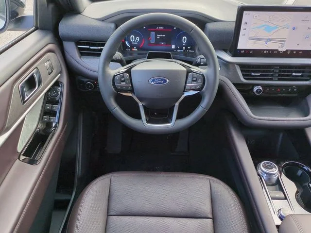 New 2026 Star White Metallic Tri-Coat Ford Platinum™ image 16
