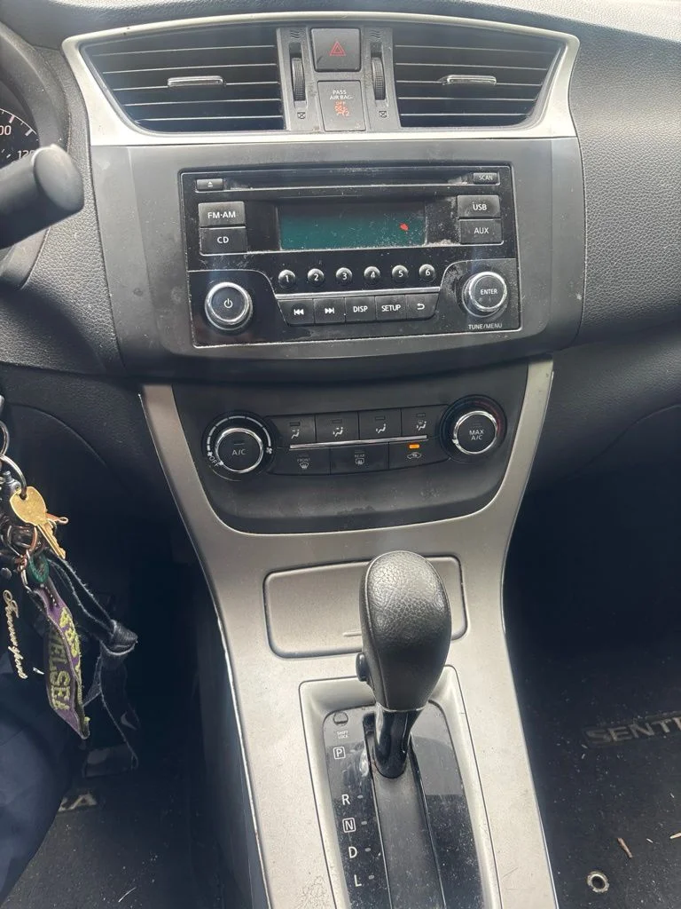 Used 2015 Silver Nissan S image 21