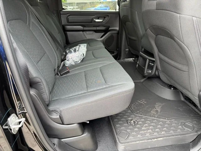 New 2026 Diamond Black Crystal Pearl-Coat Exterior Paint RAM Warlock image 23