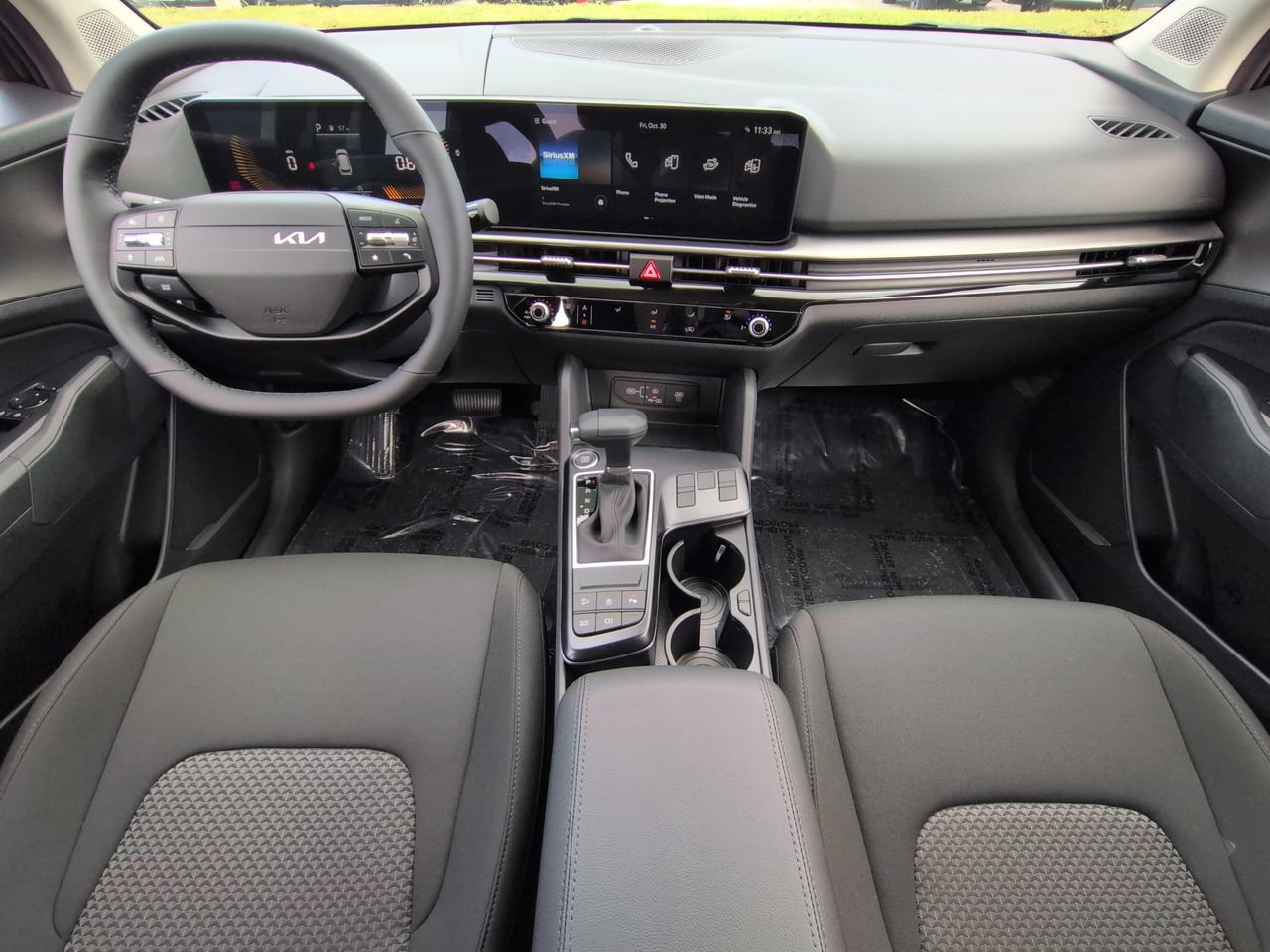New 2027 Fusion Black Kia LX image 3