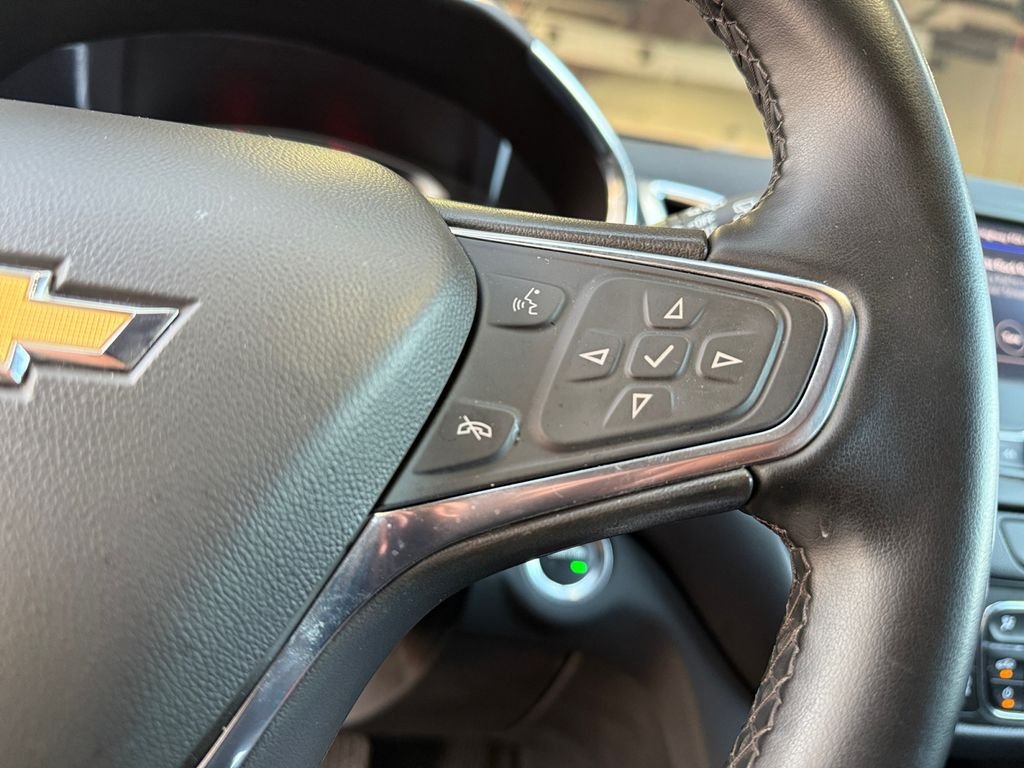 Used 2024 Gray Chevrolet LT image 25