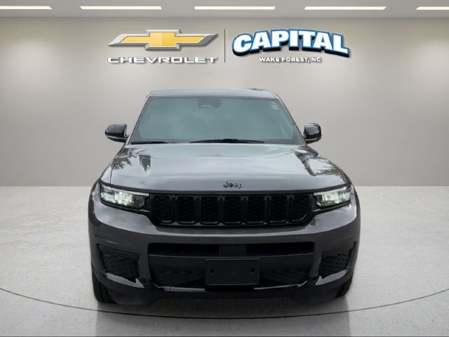 Used 2023 Gray Jeep Altitude image 8
