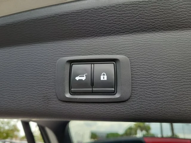 2024 Mitsubishi Outlander SE - Photo 12