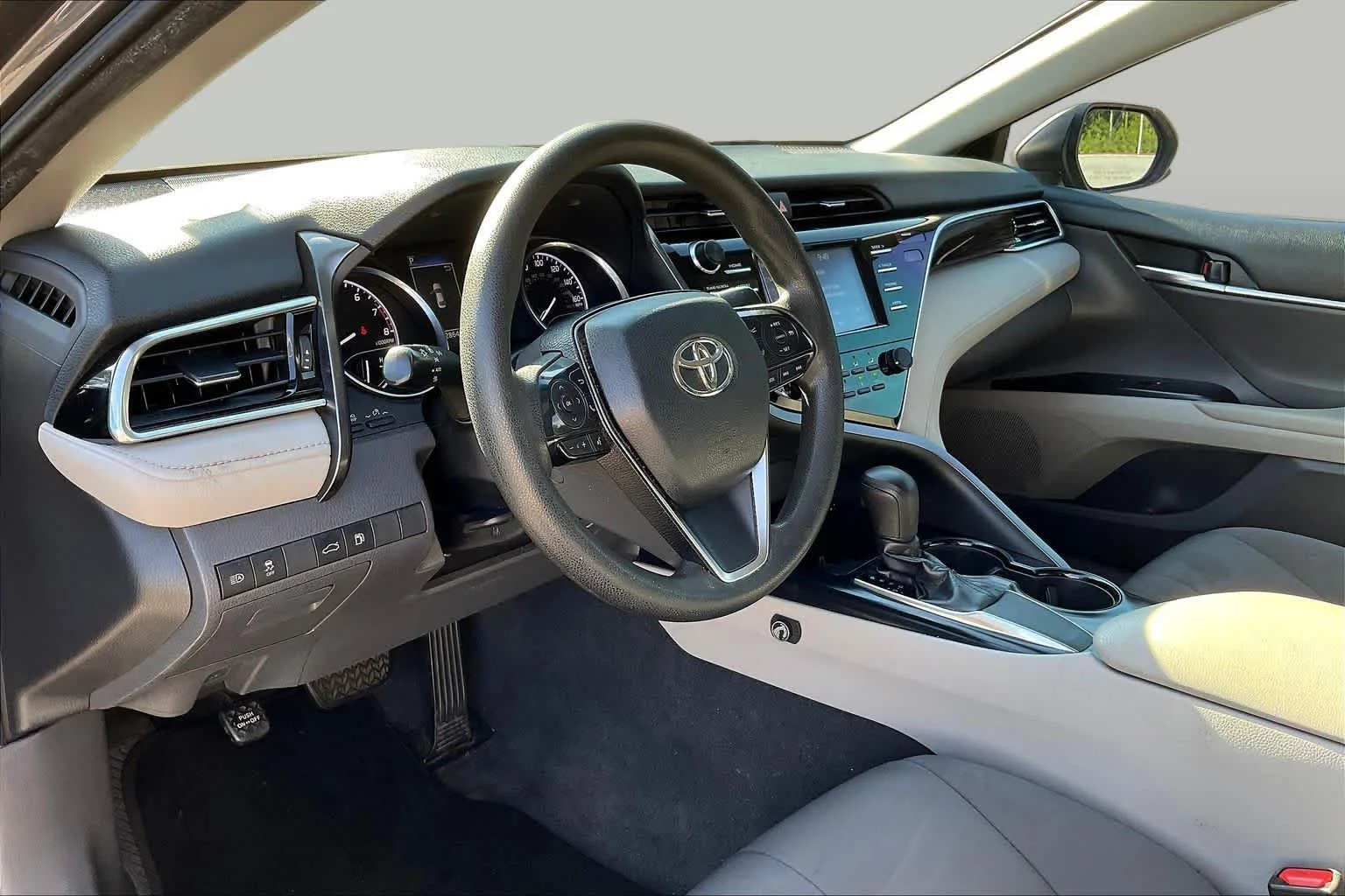Used 2018 Predawn Gray Mica Toyota LE image 17