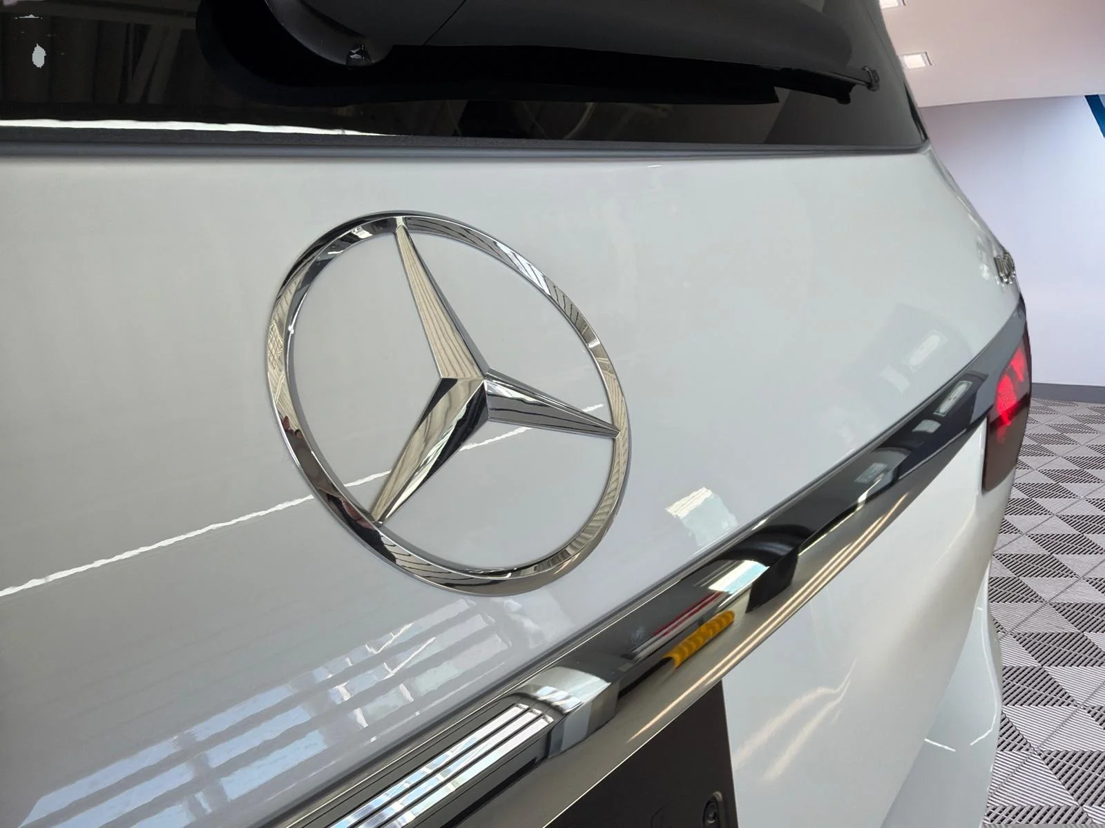 New 2026 White Mercedes-Benz Gls 450 4matic Suv image 32