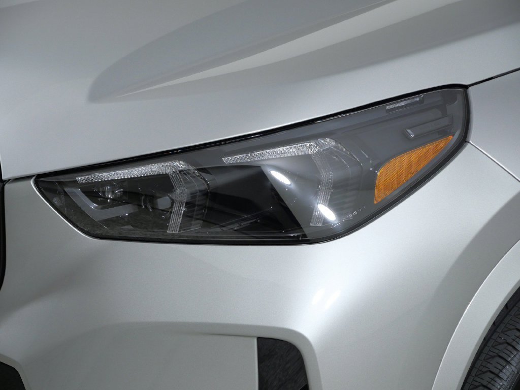 New 2027 Space Silver Metallic BMW M35i image 3