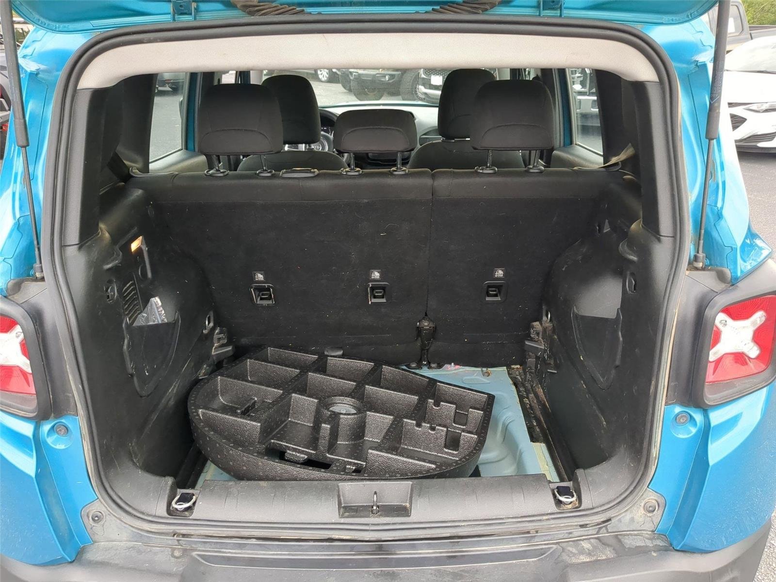 Used 2021 Bikini Metallic Clearcoat Jeep Sport image 33