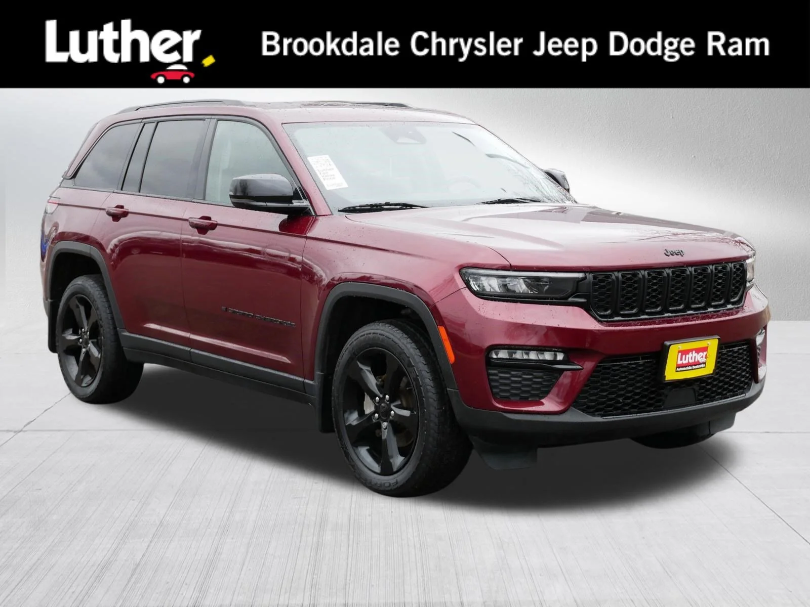 Used 2023 Velvet Red Pearlcoat Jeep Limited image 1
