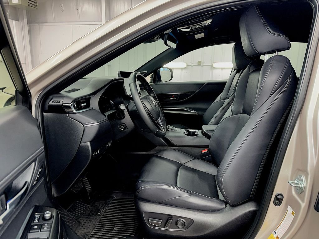 Used 2023 Silver Toyota XLE image 12