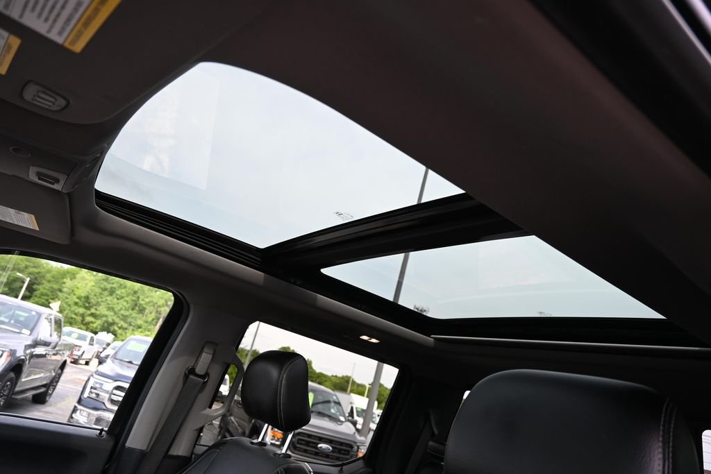 Used 2016 Black Ford Lariat image 18