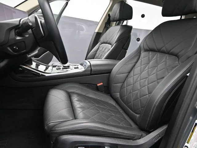Used 2024 Gray BMW xDrive40i image 16