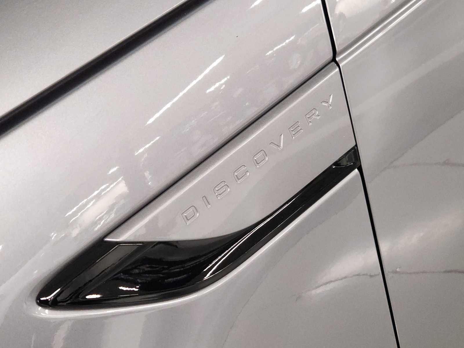 New 2026 Eiger Grey Land Rover S image 13