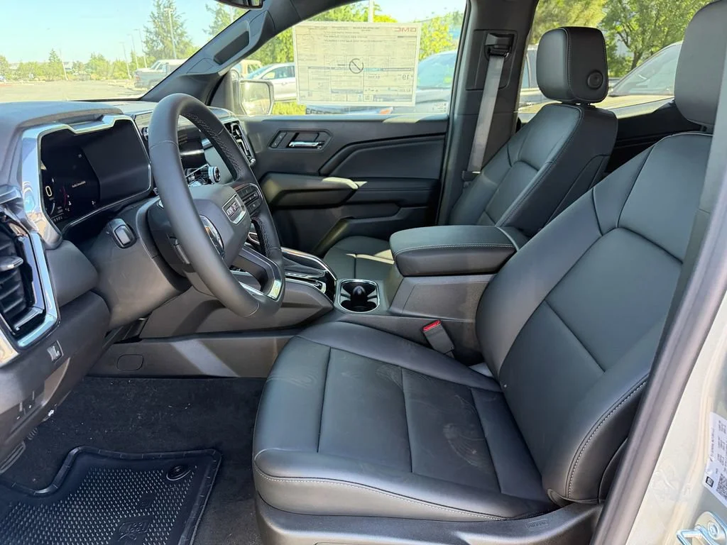 New 2026 Sterling Metallic GMC Elevation image 14