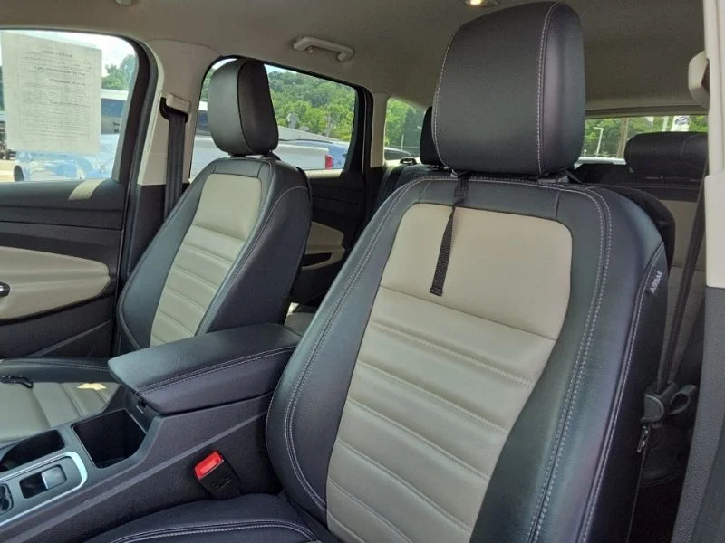 Used 2019 Silver Ford SEL image 10