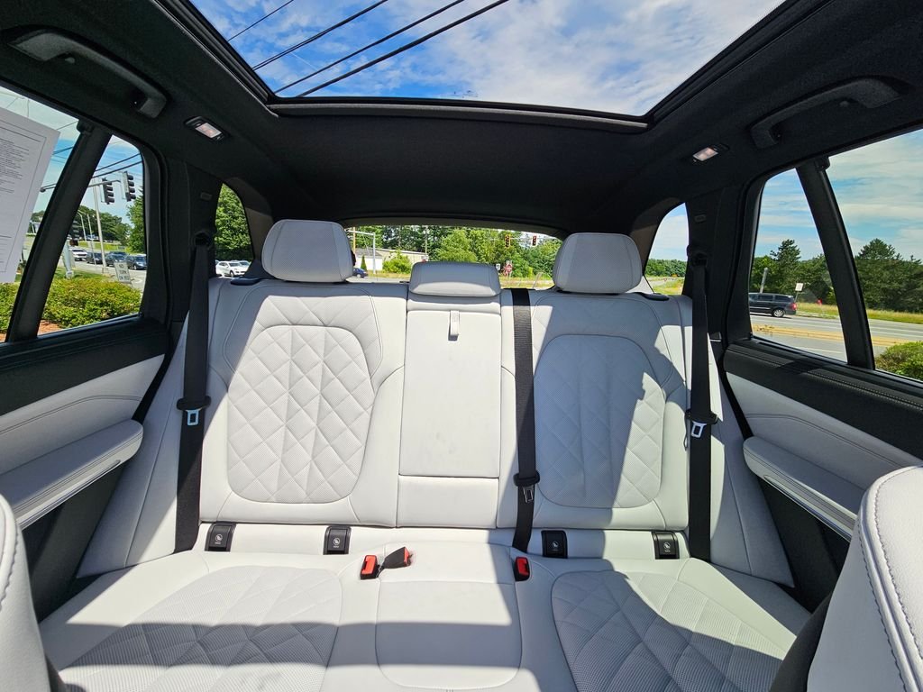 Certified Used 2026 Mineral White Metallic BMW xDrive40i image 12