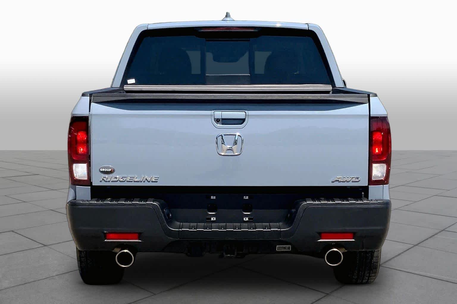 Certified Used 2023 Sonic Gray Pearl Honda RTL image 5