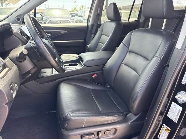 Used 2025 Black Honda RTL image 11