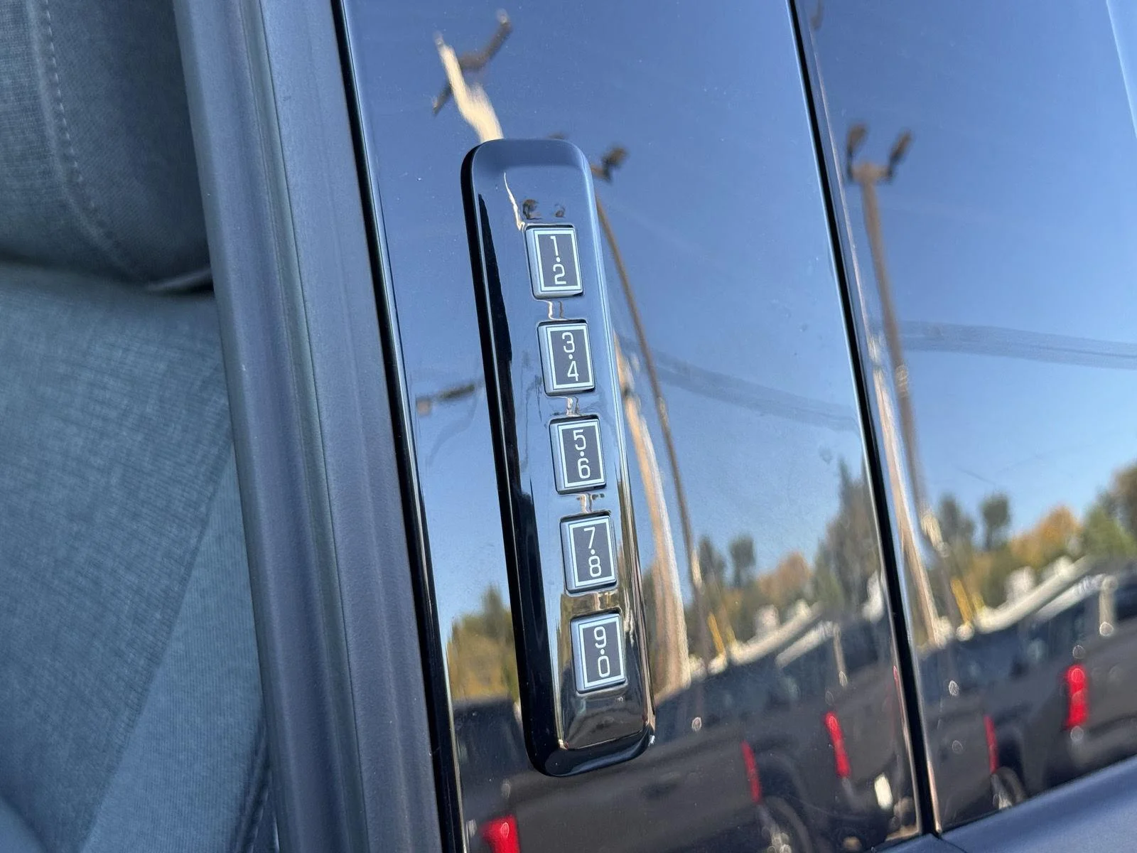 Used 2024 Avalanche Ford XLT image 11