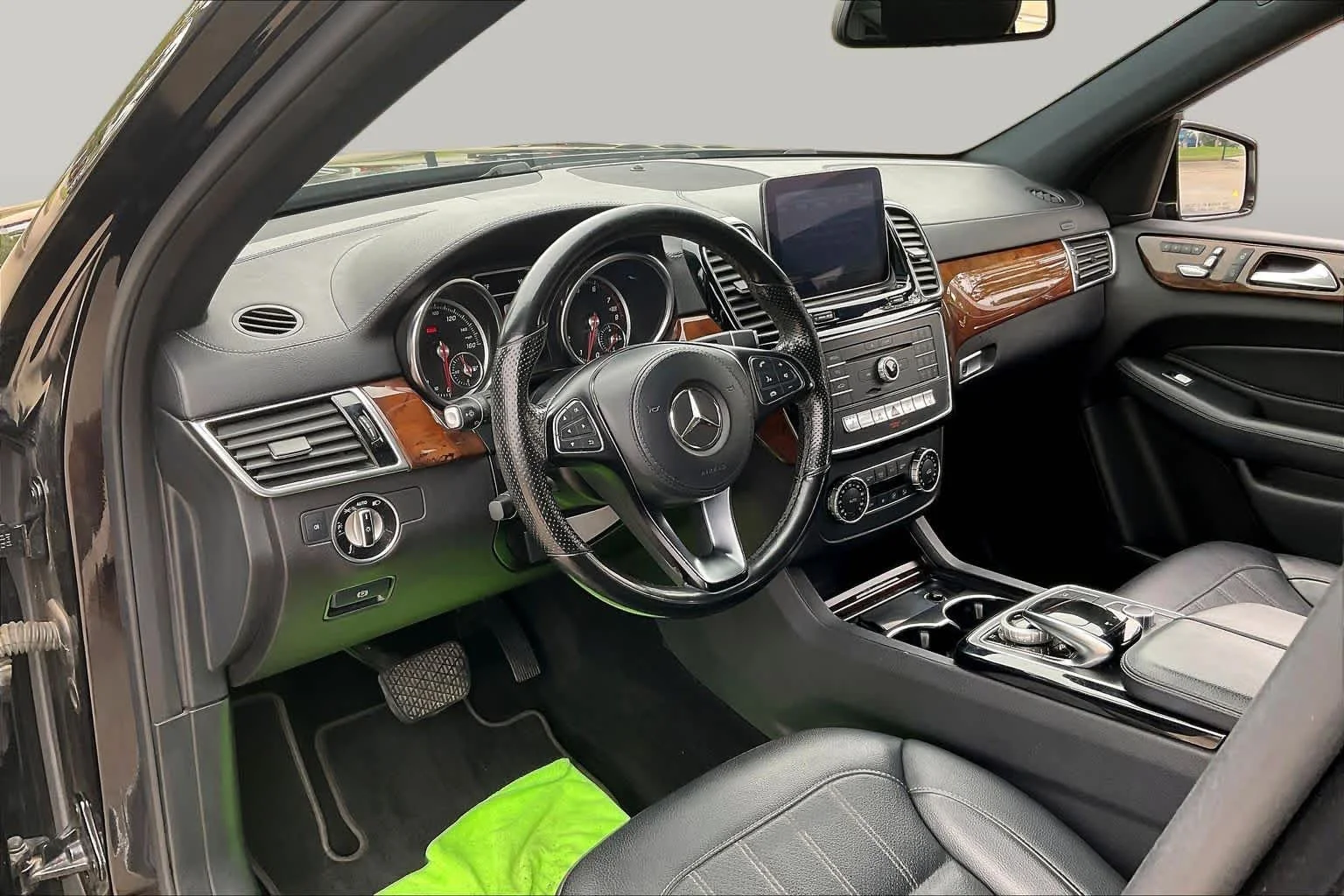 Used 2019 Brilliant Blue Metallic Mercedes-Benz GLS 450 image 17
