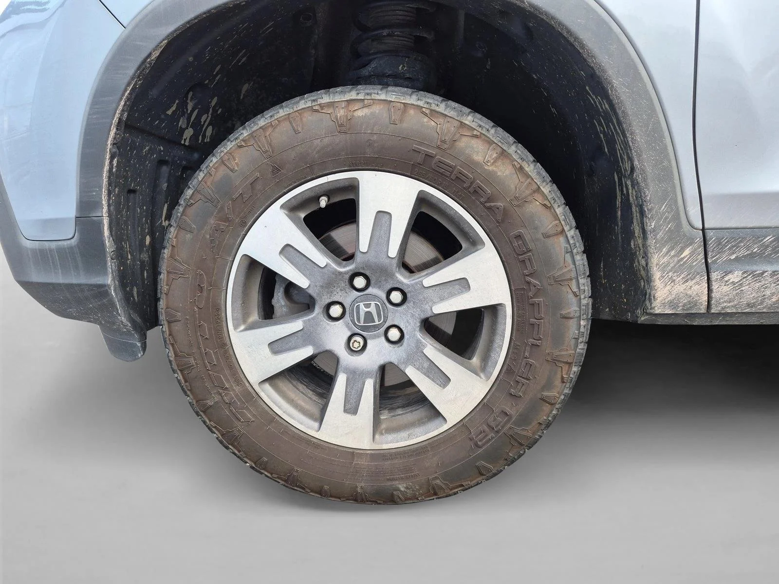Used 2017 Lunar Silver Metallic Honda RTL image 13