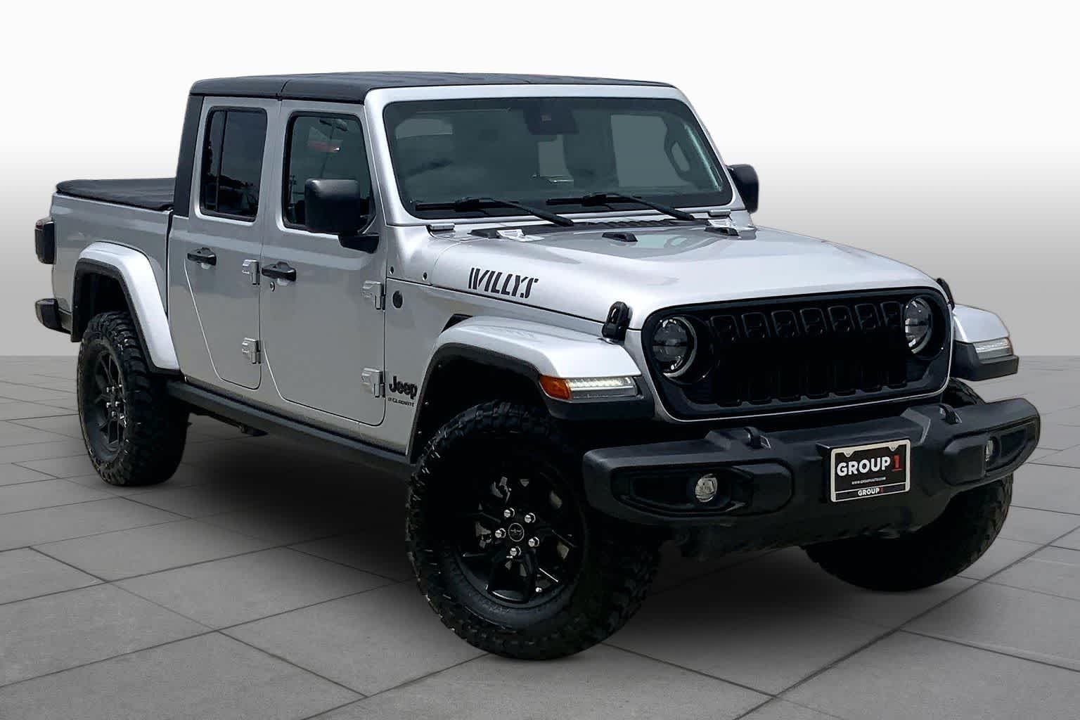 Used 2024 Silver Zynith Clearcoat Jeep Willys image 5