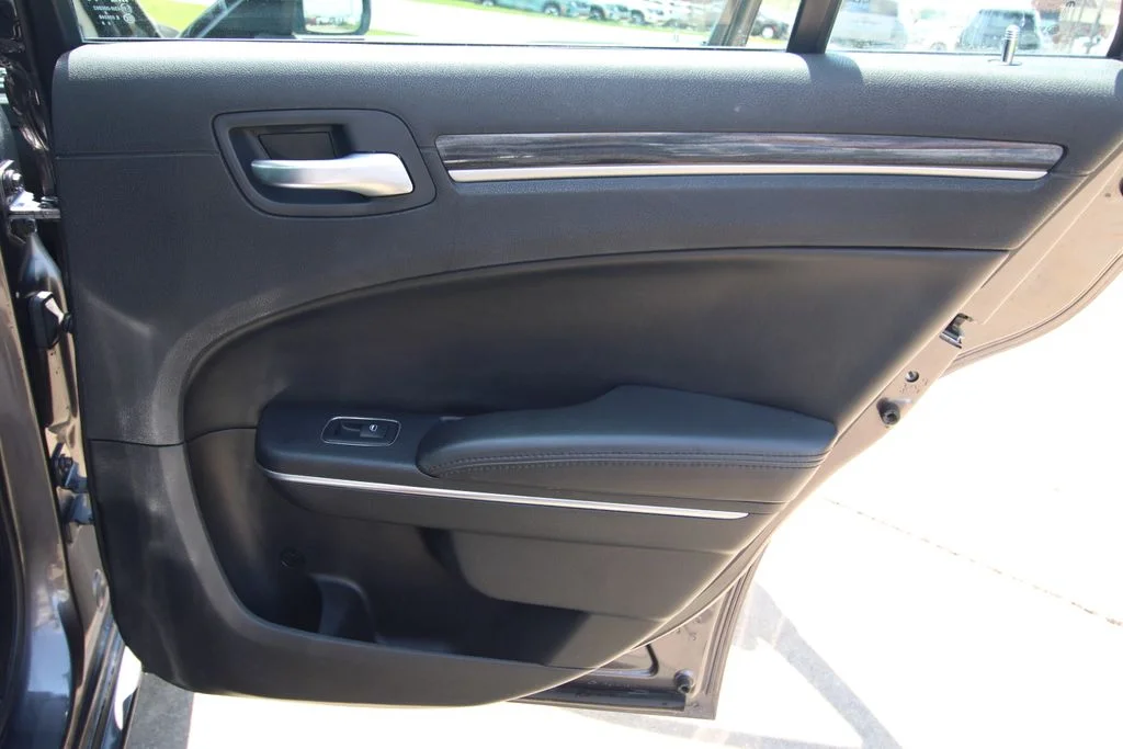 Used 2017 Gray Chrysler Limited image 37