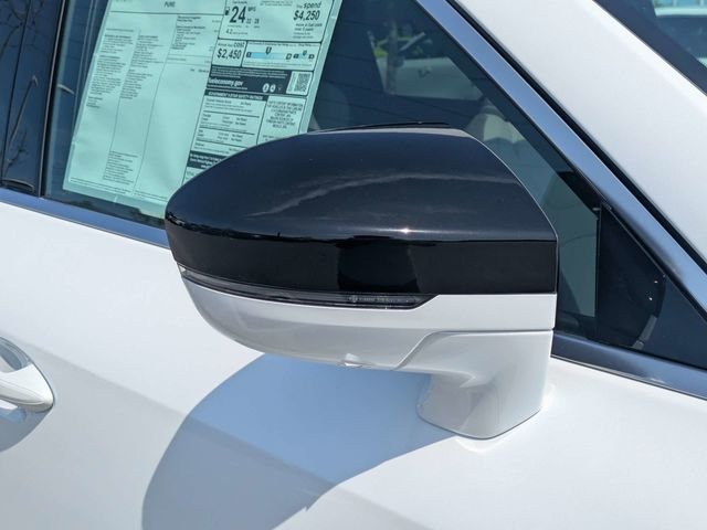 New 2027 RADIANT WHITE INFINITI Pure FWD image 9