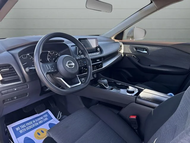 Used 2023 Gray Nissan SV image 9