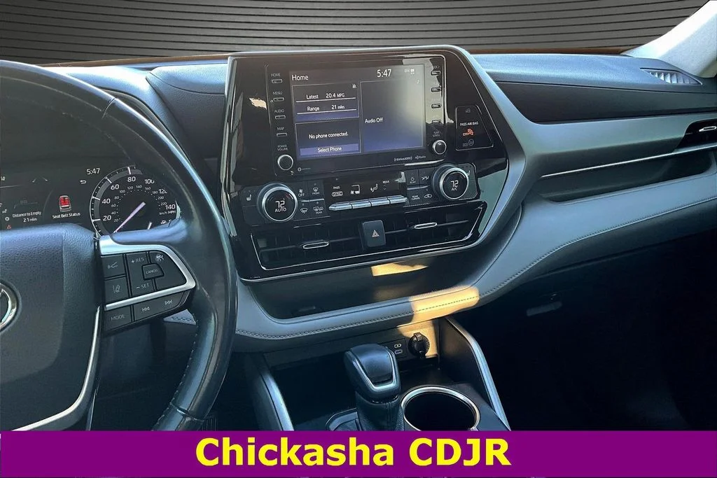 2022 Toyota Highlander XLE - Photo 9
