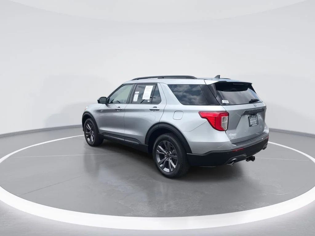 Used 2023 Silver Ford XLT image 6