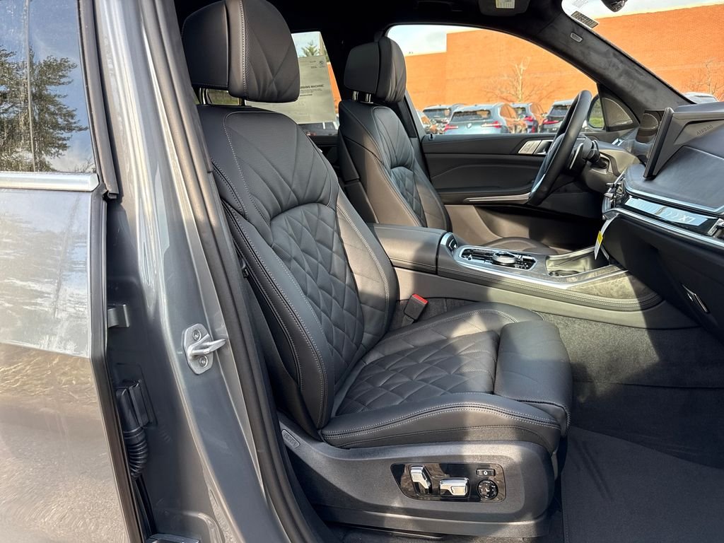 New 2026 Gray BMW xDrive40i image 30