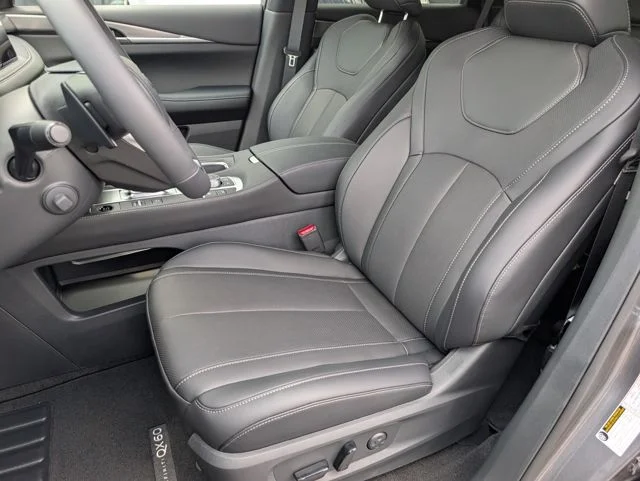 New 2027 GRAPHITE SHADOW INFINITI LUXE image 5