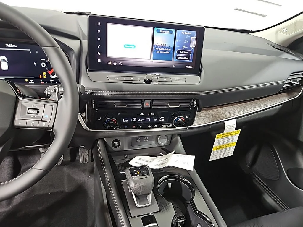 2025 Nissan Rogue Platinum - Photo 17