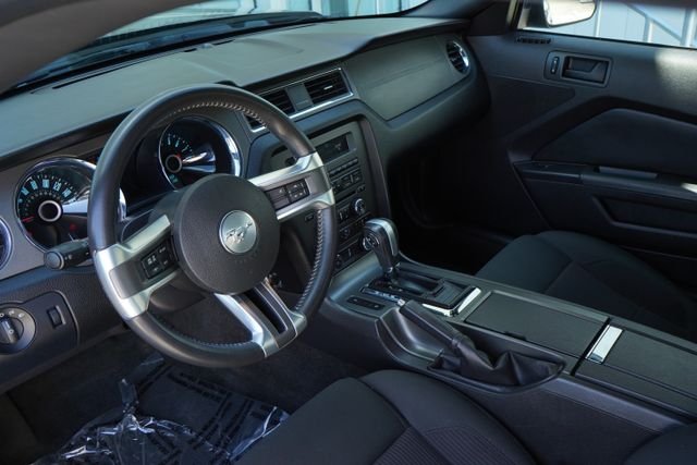 Used 2014 Gray Ford V6 image 21
