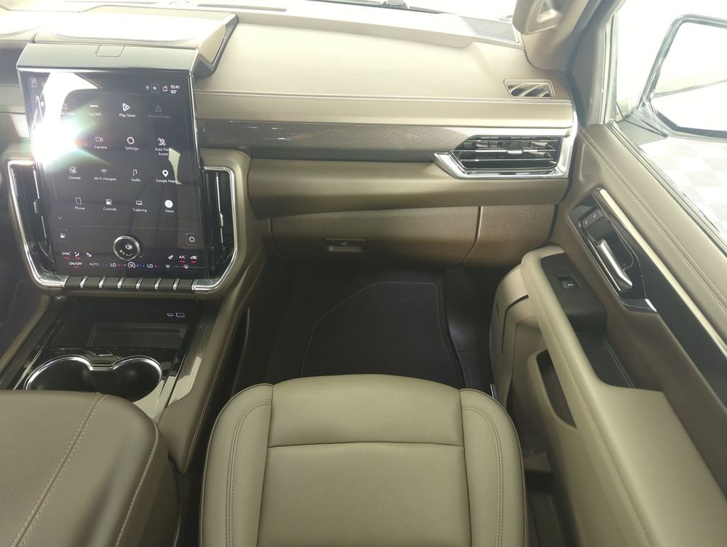 Used 2025 White GMC Elevation image 15