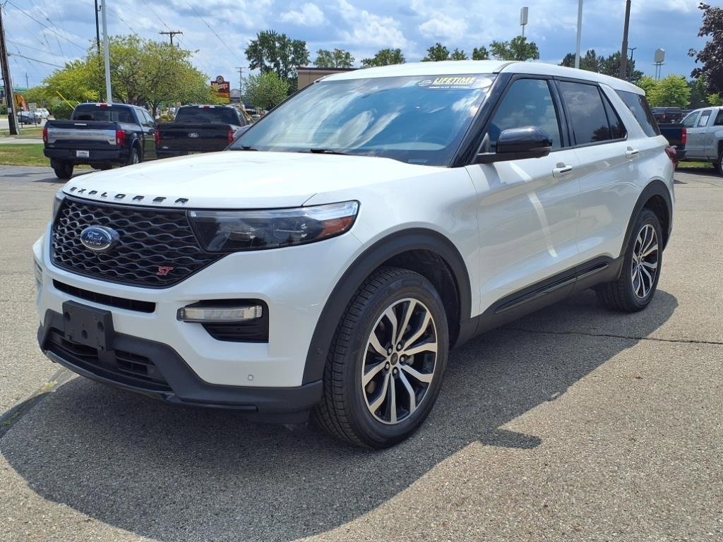 2022 Ford Explorer ST photo 3