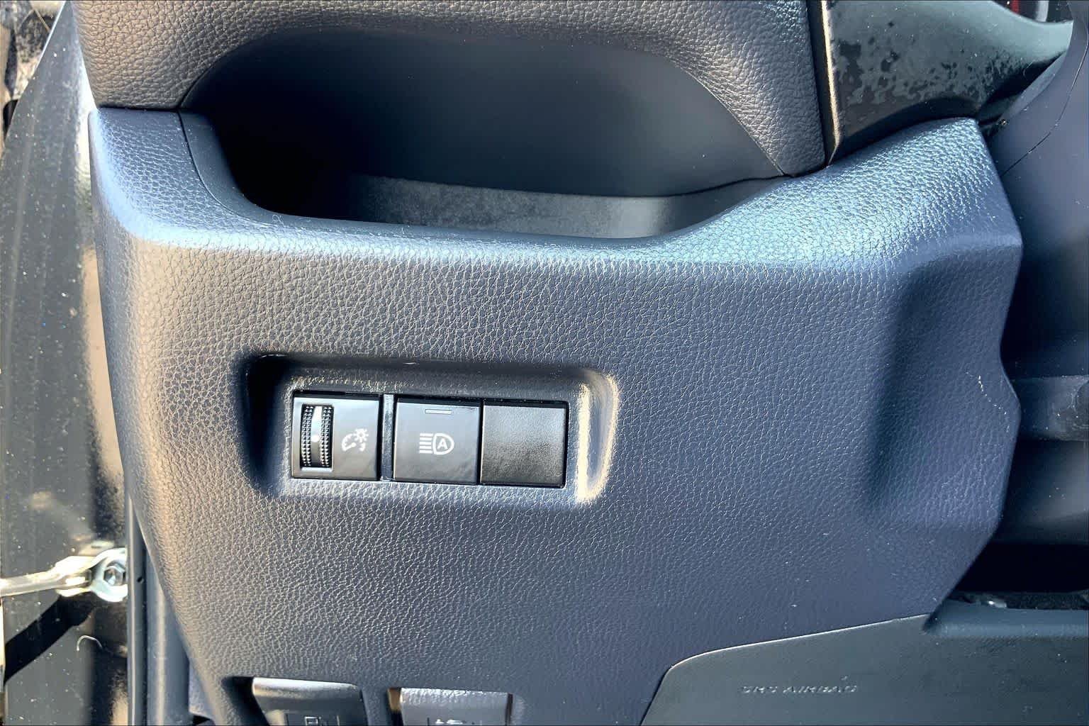 Used 2020 Midnight Black Metallic Toyota XLE image 33