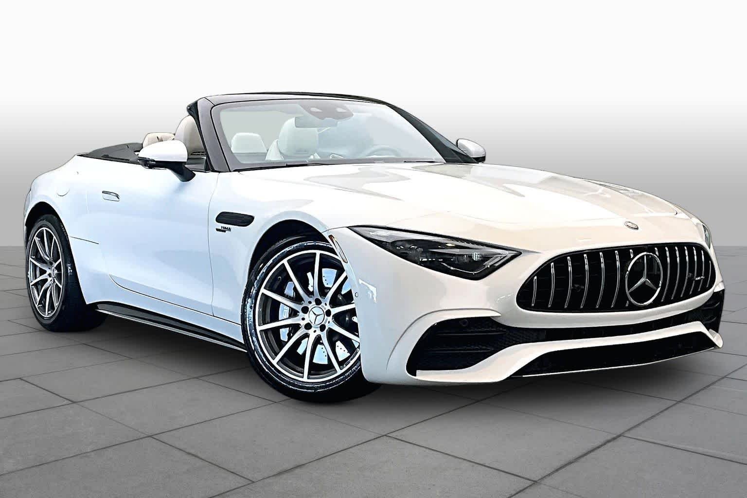 Used 2023 MANUFAKTUR Moonlight White Metallic Mercedes-Benz AMG® SL 43 image 3