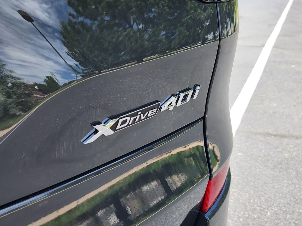 New 2026 Dravit Grey Metallic BMW xDrive40i image 21