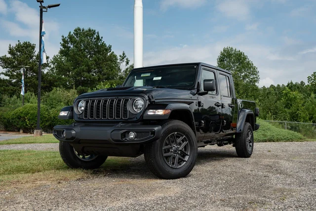 2025 Jeep Gladiator Sport S