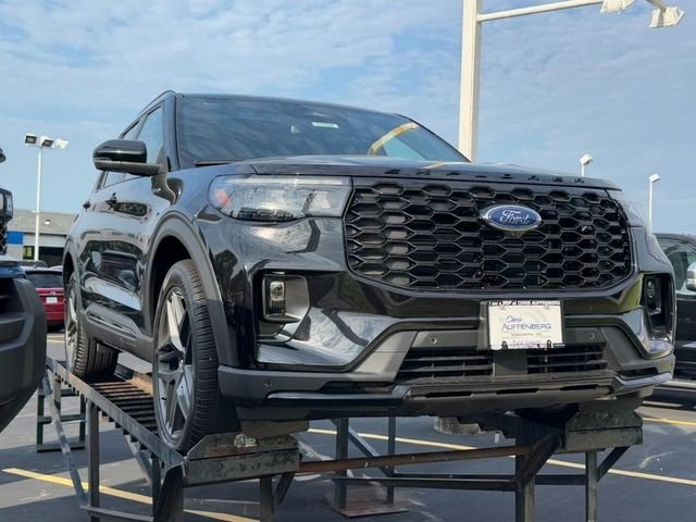 New 2026 Agate Black Metallic Ford ST-Line image 2