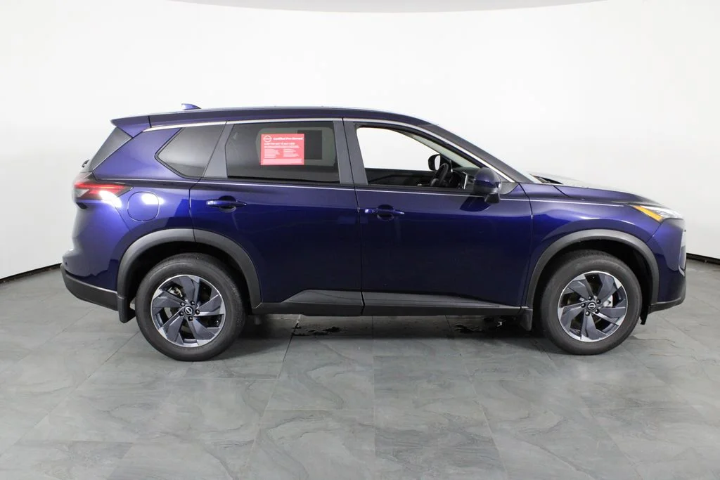 2025 Nissan Rogue SV - Photo 9