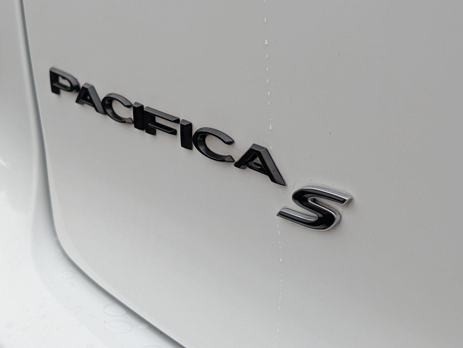 Used 2024 Bright White Clearcoat Chrysler Hybrid S Appearance Pkg image 32