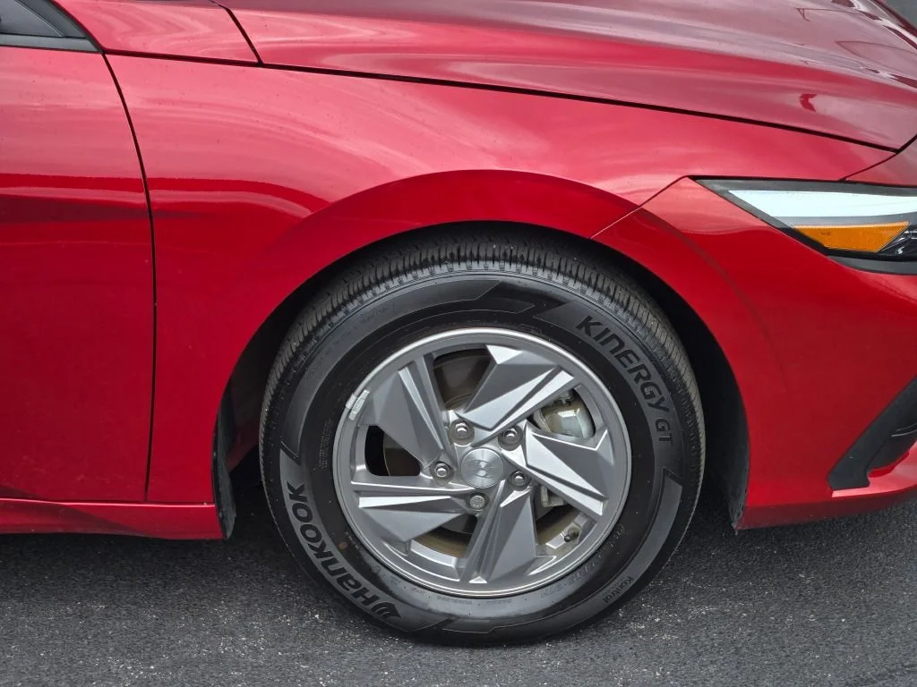 Certified Used 2025 Red Hyundai SE image 5
