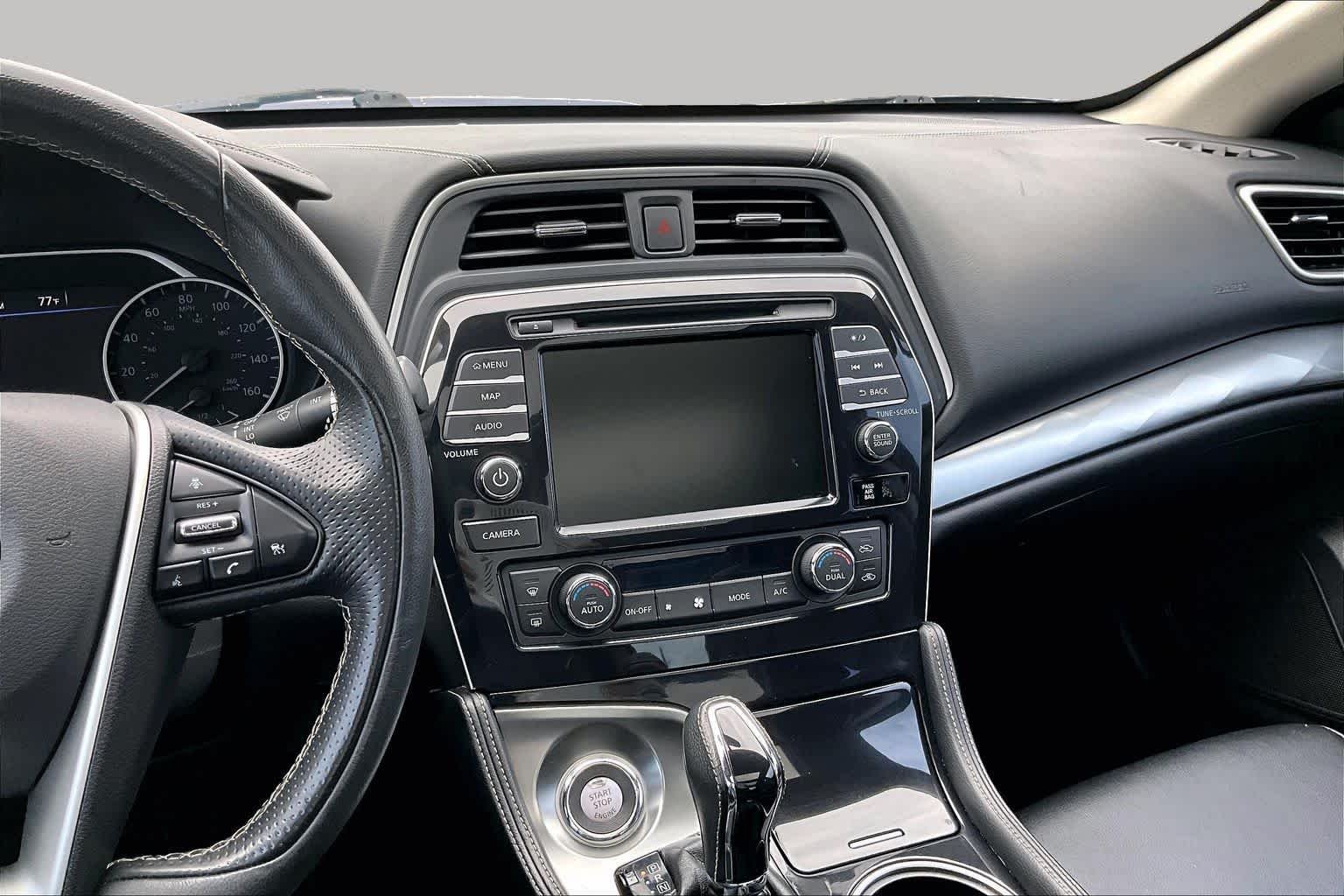 Used 2019 Deep Blue Pearl Nissan SL image 7