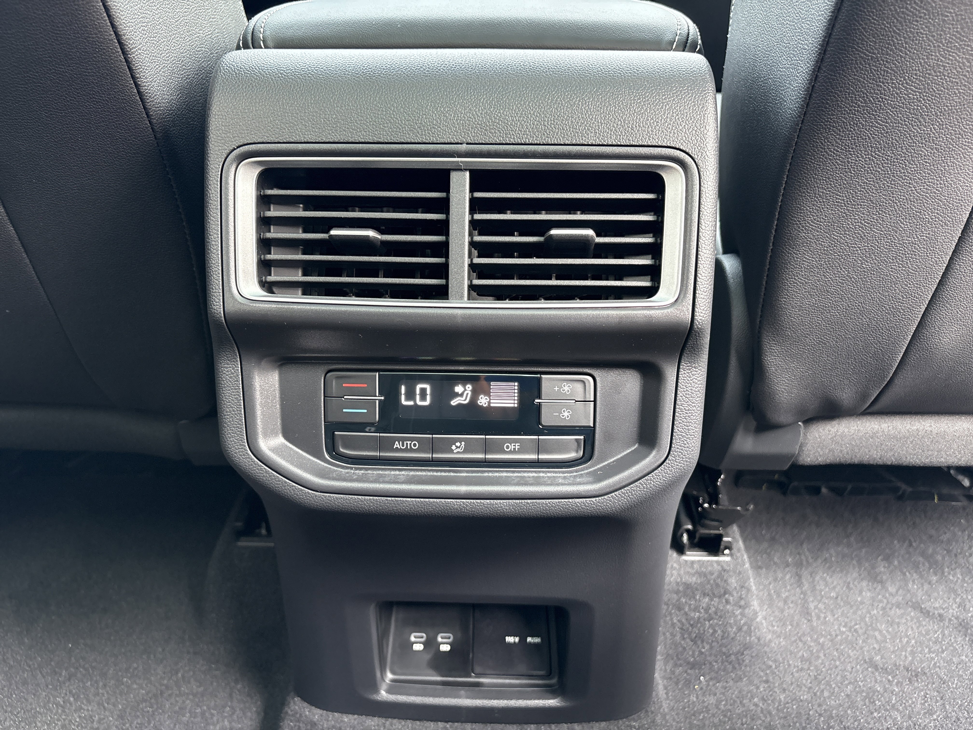 2026 Volkswagen Atlas SE w/Tech - Photo 27